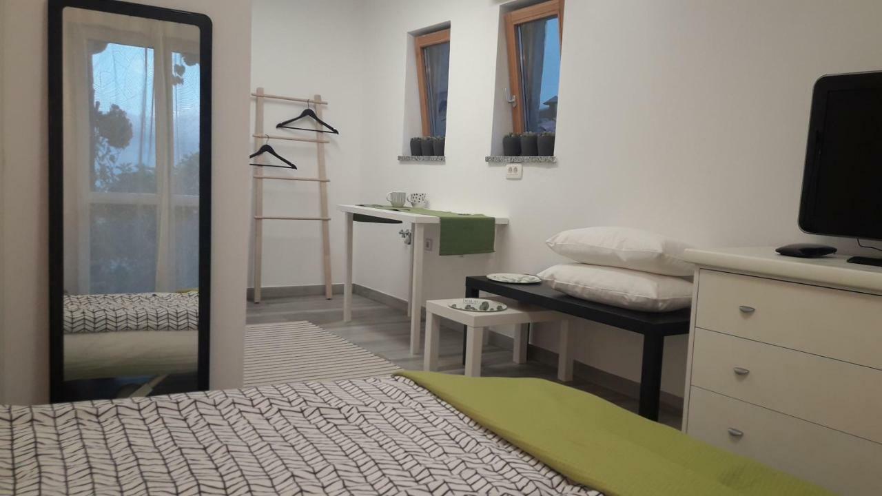Apartma Medosi إيزولا الغرفة الصورة